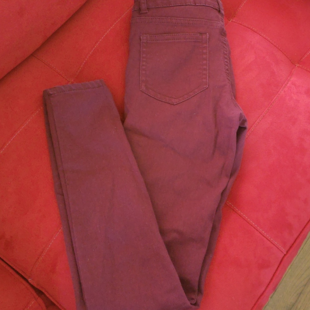 Divided wine color jeans